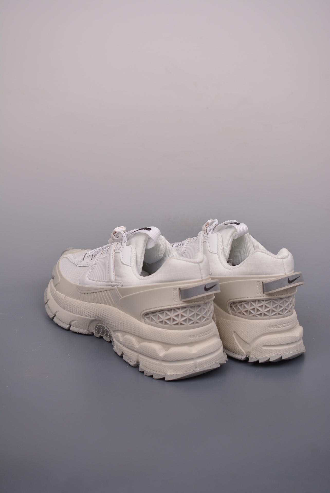 Nike Zoom Vomero 5 RoamSummit White HV5951-100
