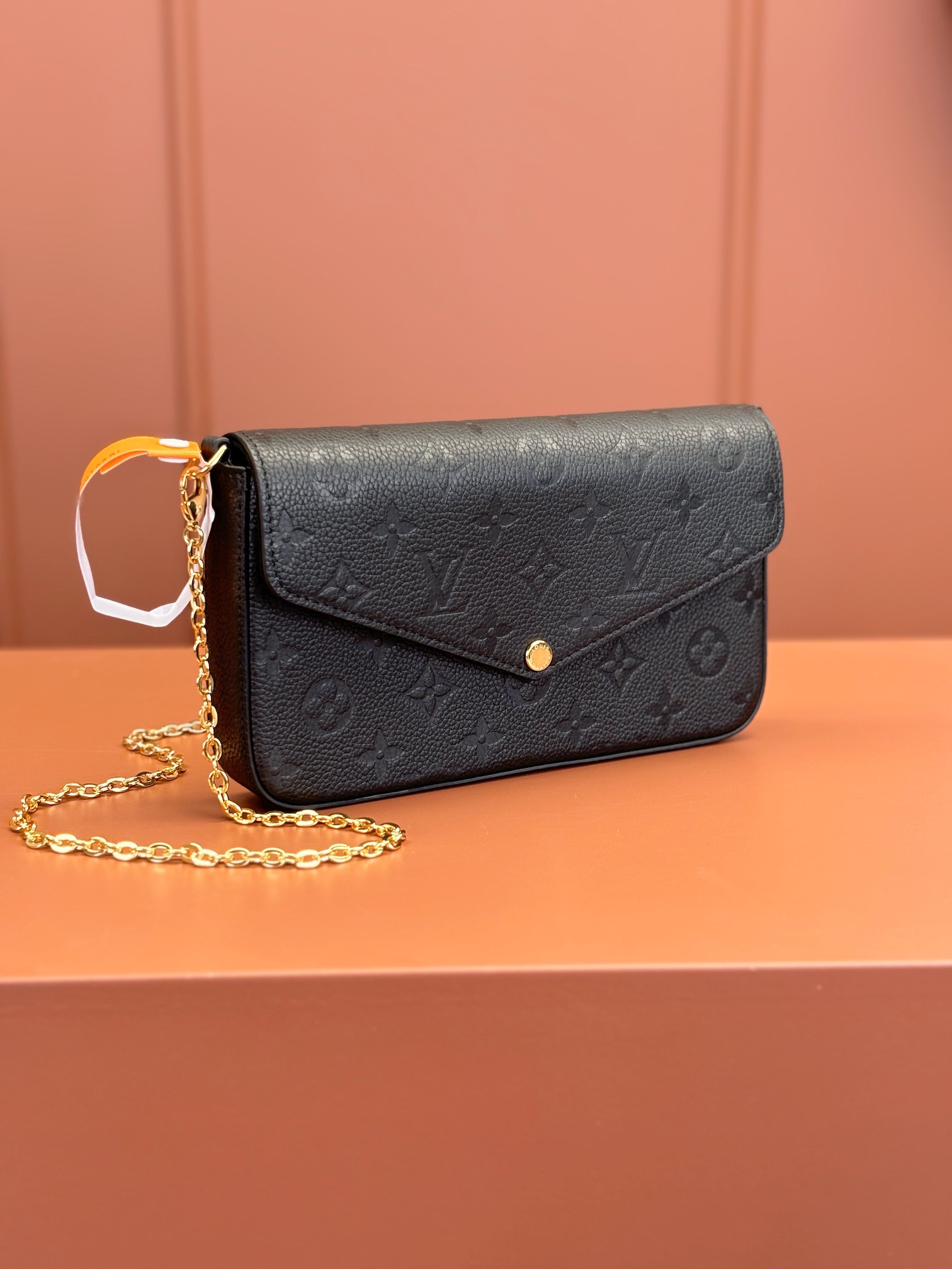 Louis Vuitton POCHETTE FÉLICIE Chain Bag M82477