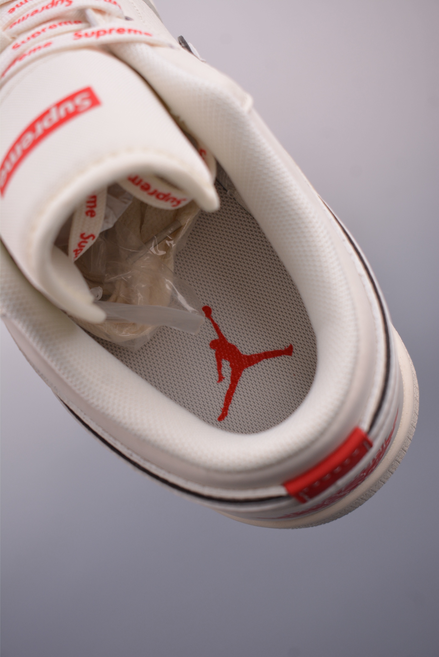 Supreme x Nike Jordan Air Jordan 1 