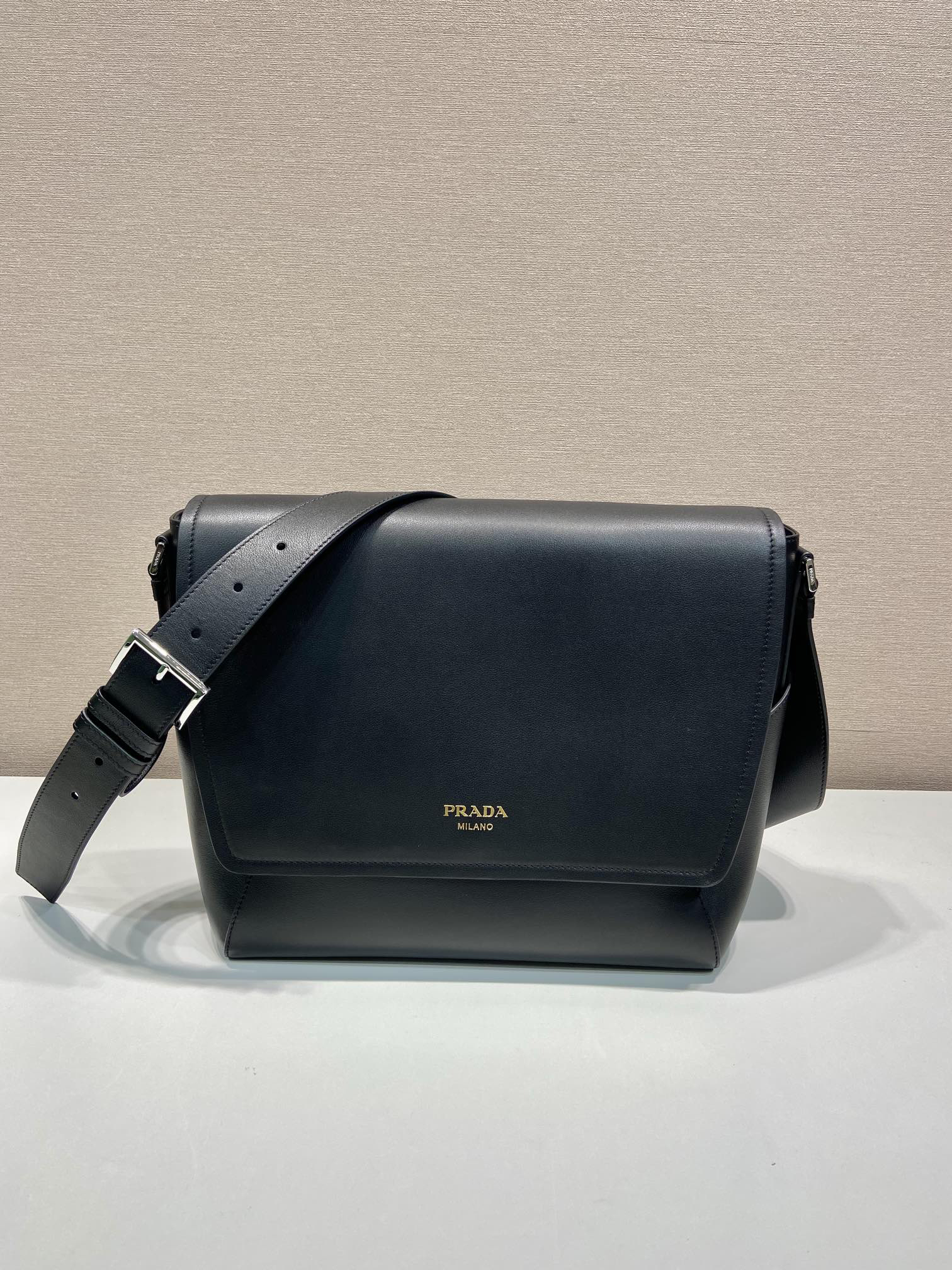 Prada New Large Messenger Bag 2VD068