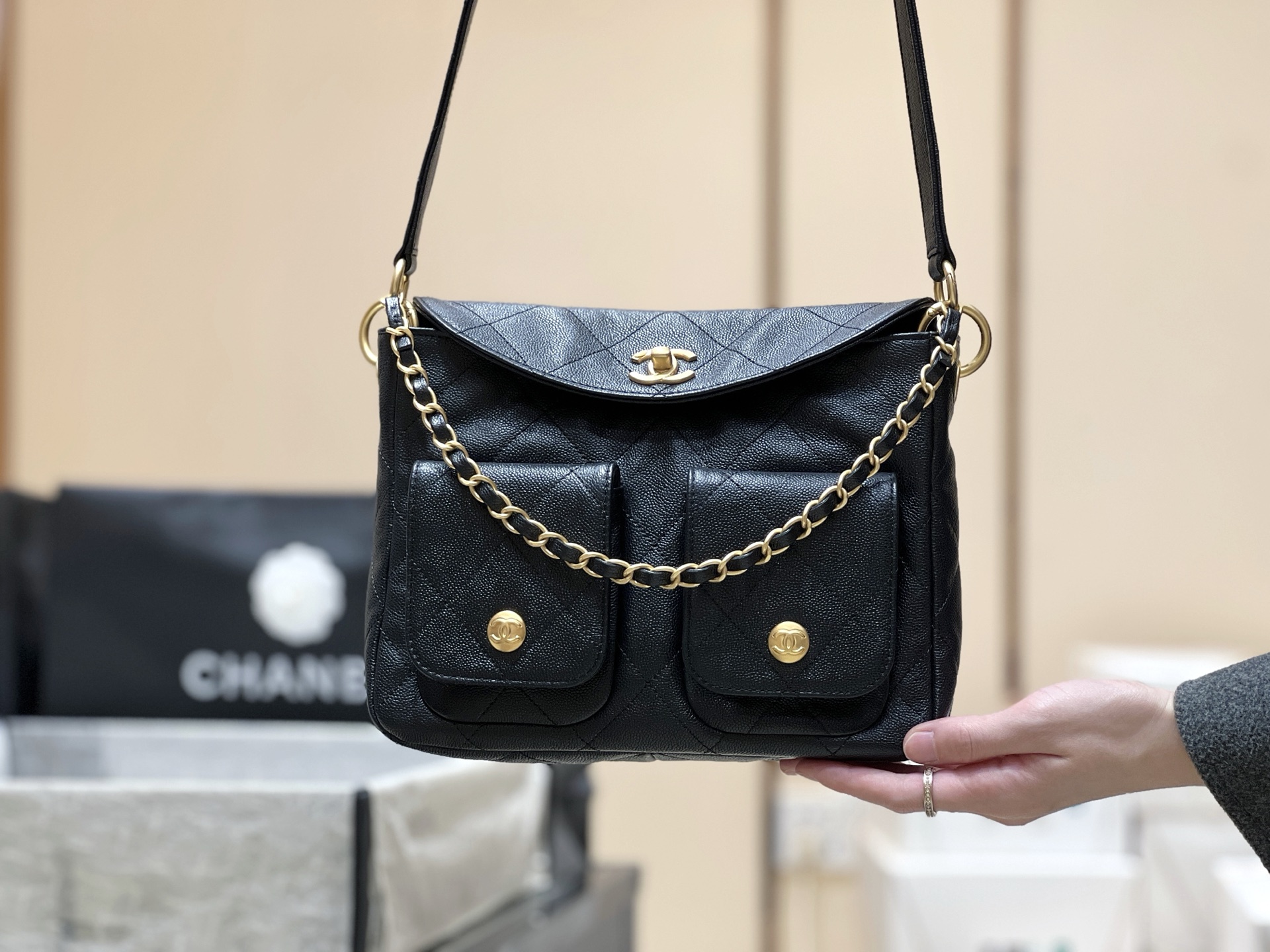 Chanel 25P Spring/Summer Preview Collection Messenger Bag AS4743 00148
