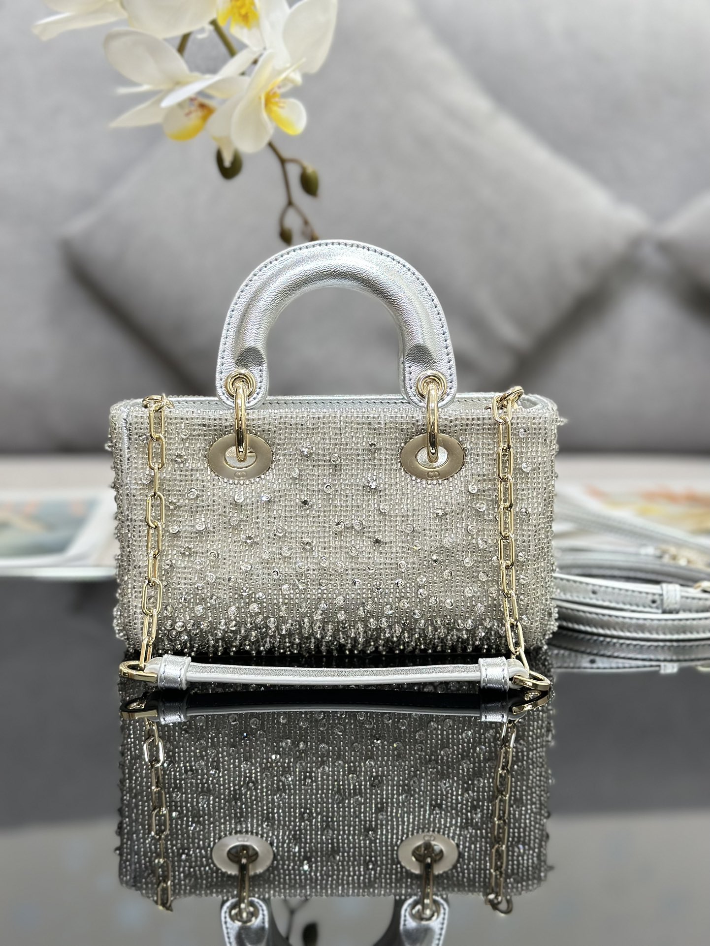 Dior Lady D-Joy Super Mini Embroidered Beads Lady Dior Bag S0910
