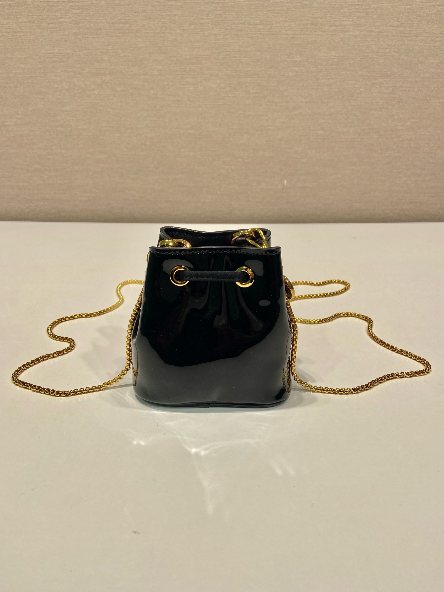 Prada patent leather small bucket 1NR016