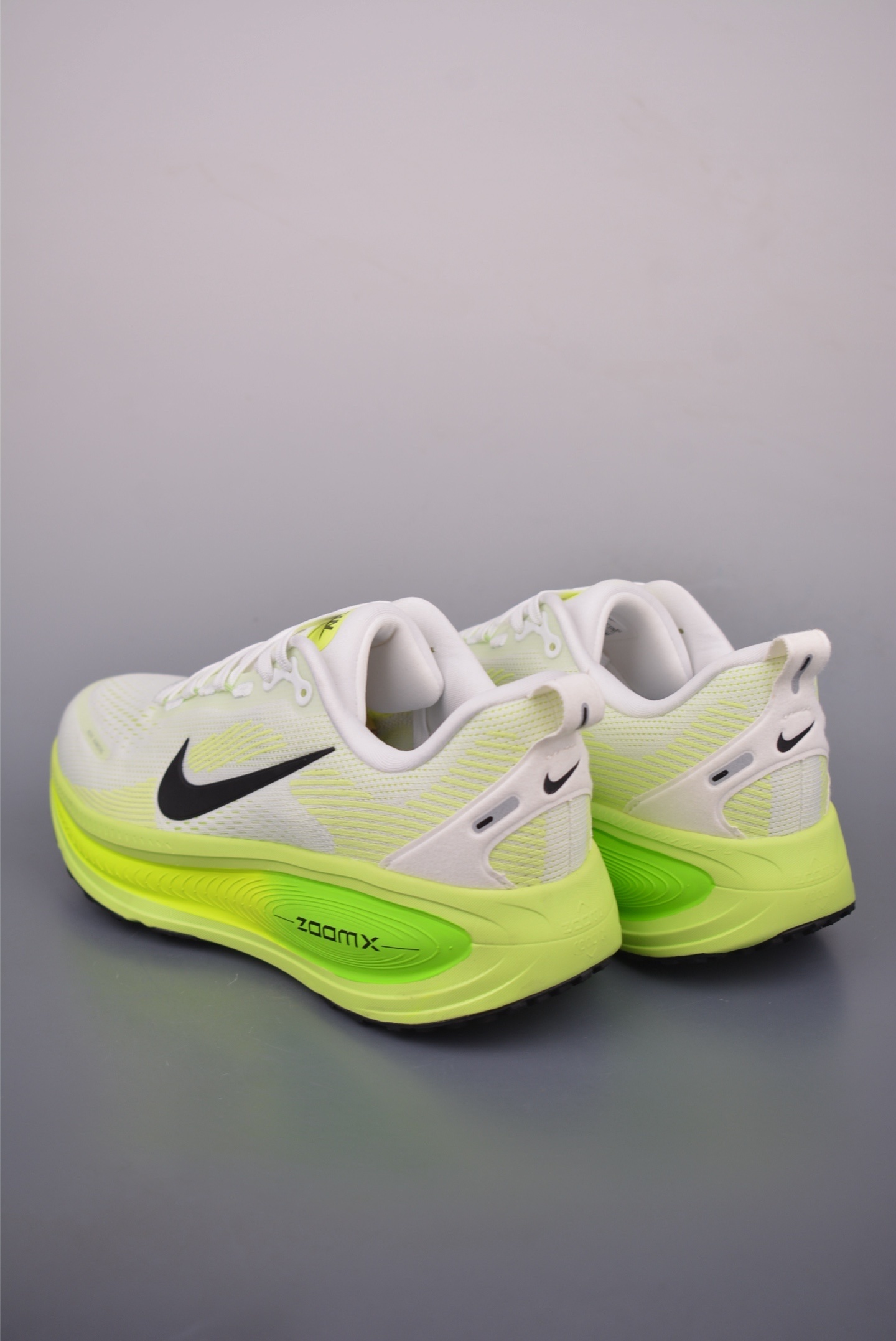 Nike Vomero 18 'Electric Green' HM6803-100