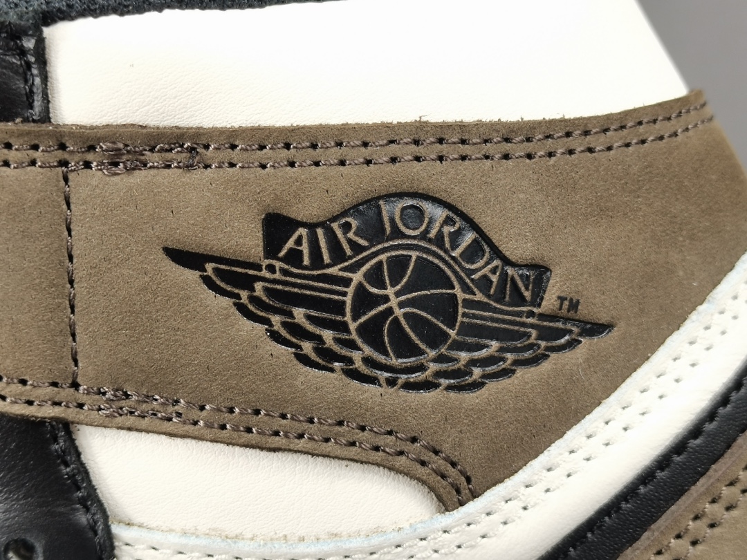 Nike Air Jordan 1 Retro High OG Dark Mocha 555088-105