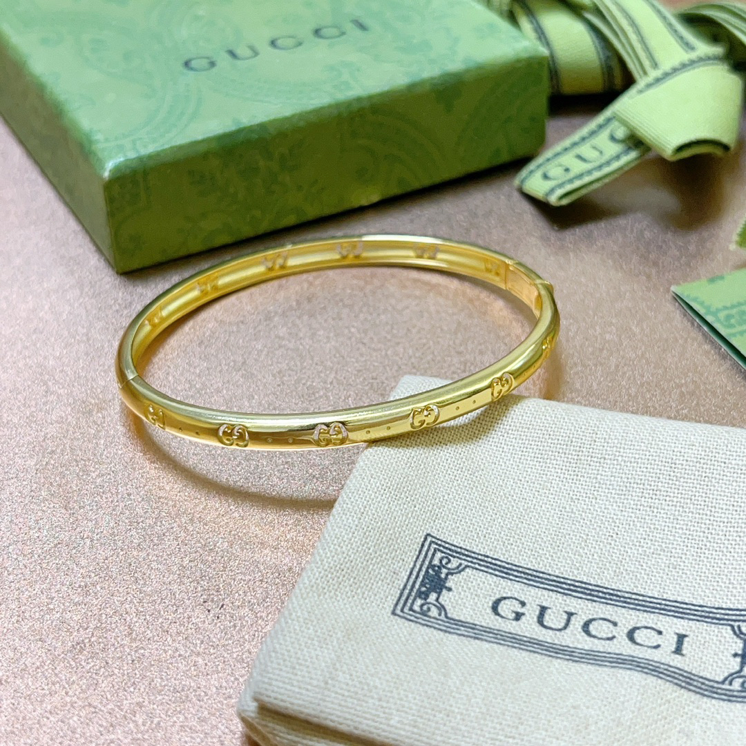 Gucci Thin Loop Engraved Gold Bracelet