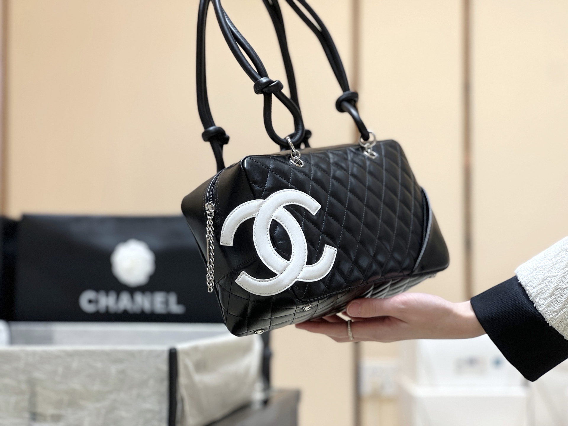 Chanel Used Kangpeng Large Pillow Bag A25171