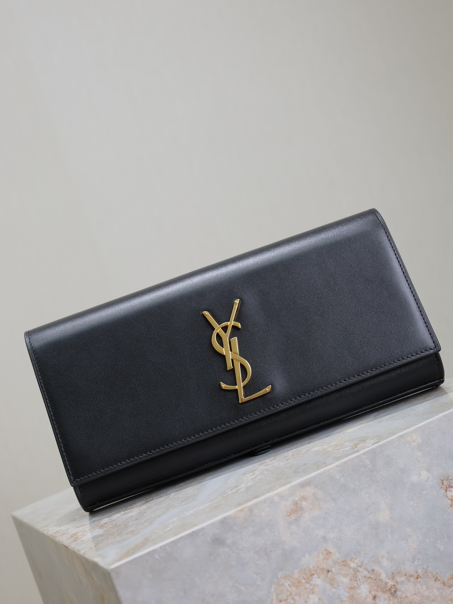 Yves Saint Laurent Classic Kate Clutch 306079