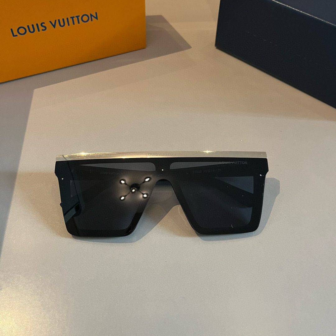 Louis Vuitton square-frame sunglasses