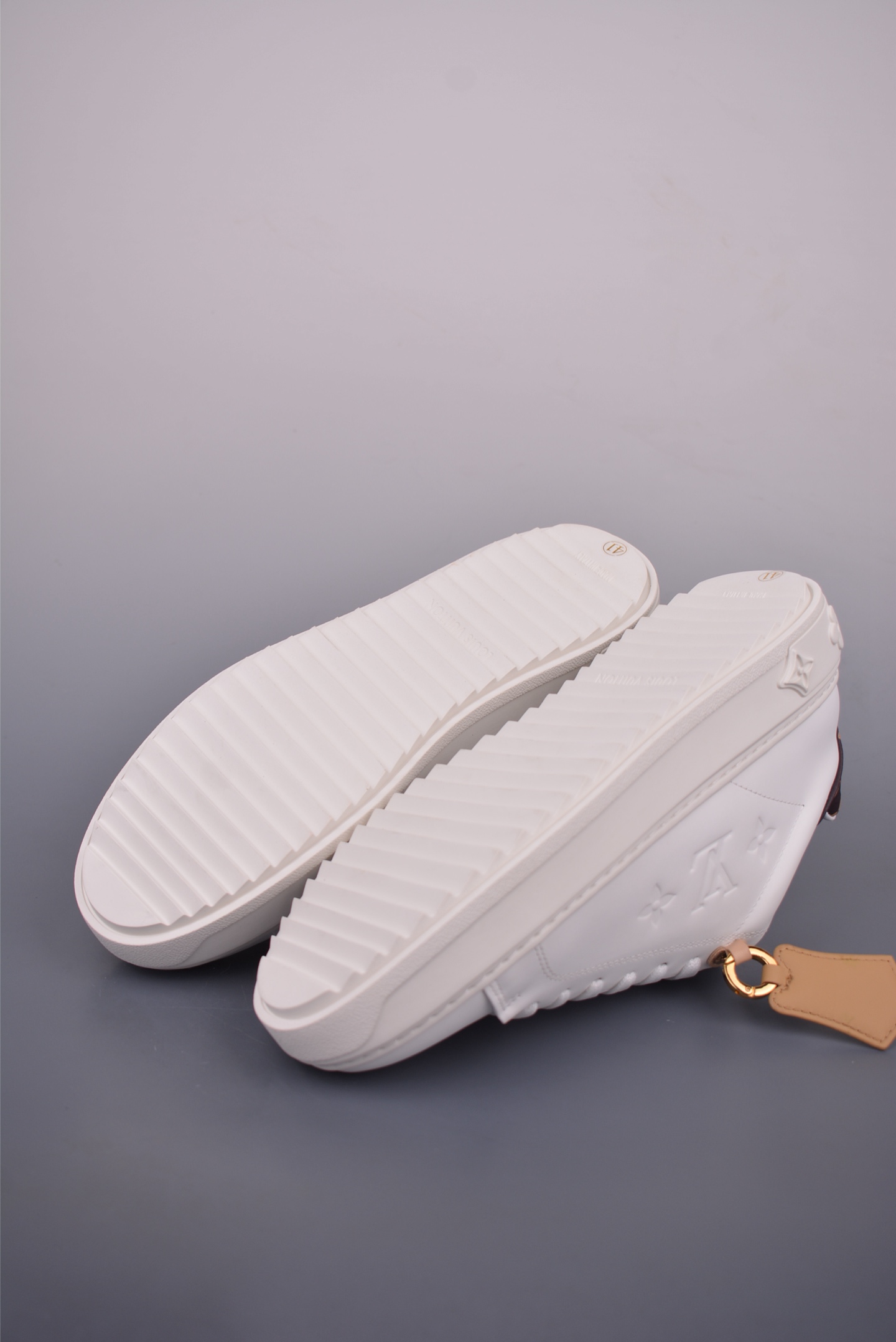 Louis Vuitton LV Time Out sneakers MONOORAM