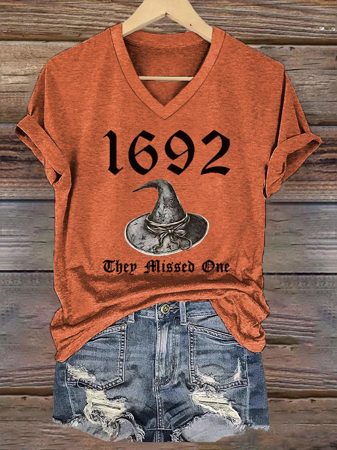 🔥Buy 3 Get 10% Off🔥Women's Halloween Witch Print V-Neck Short Sleeve T-Shirt