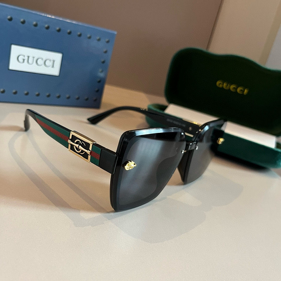 Gucci Square Frame Sunglasses