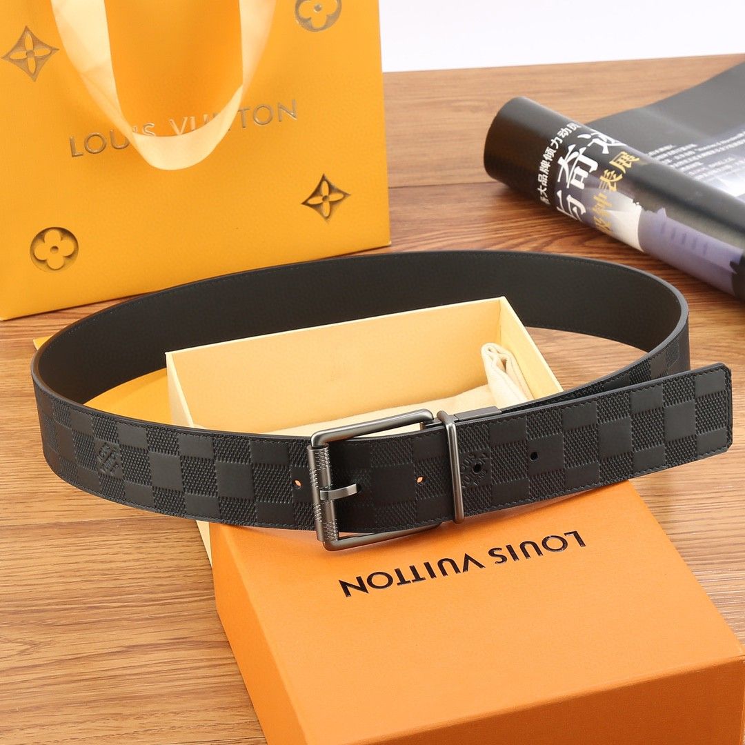 Louis Vuitton Damier engraved buckle calfskin belt 4CM wide