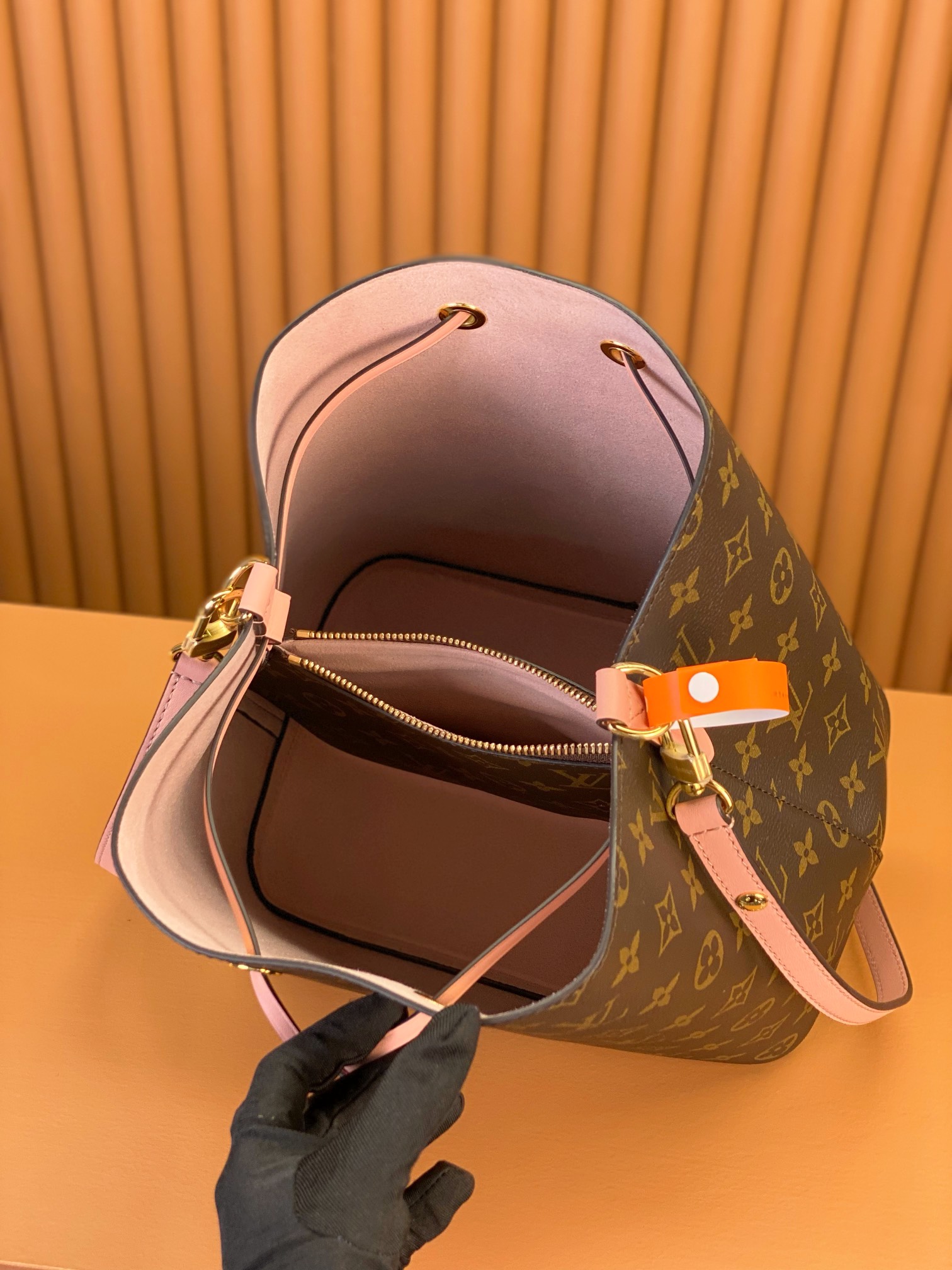 Louis Vuitton NÉONOÉ Medium Handbag M44002