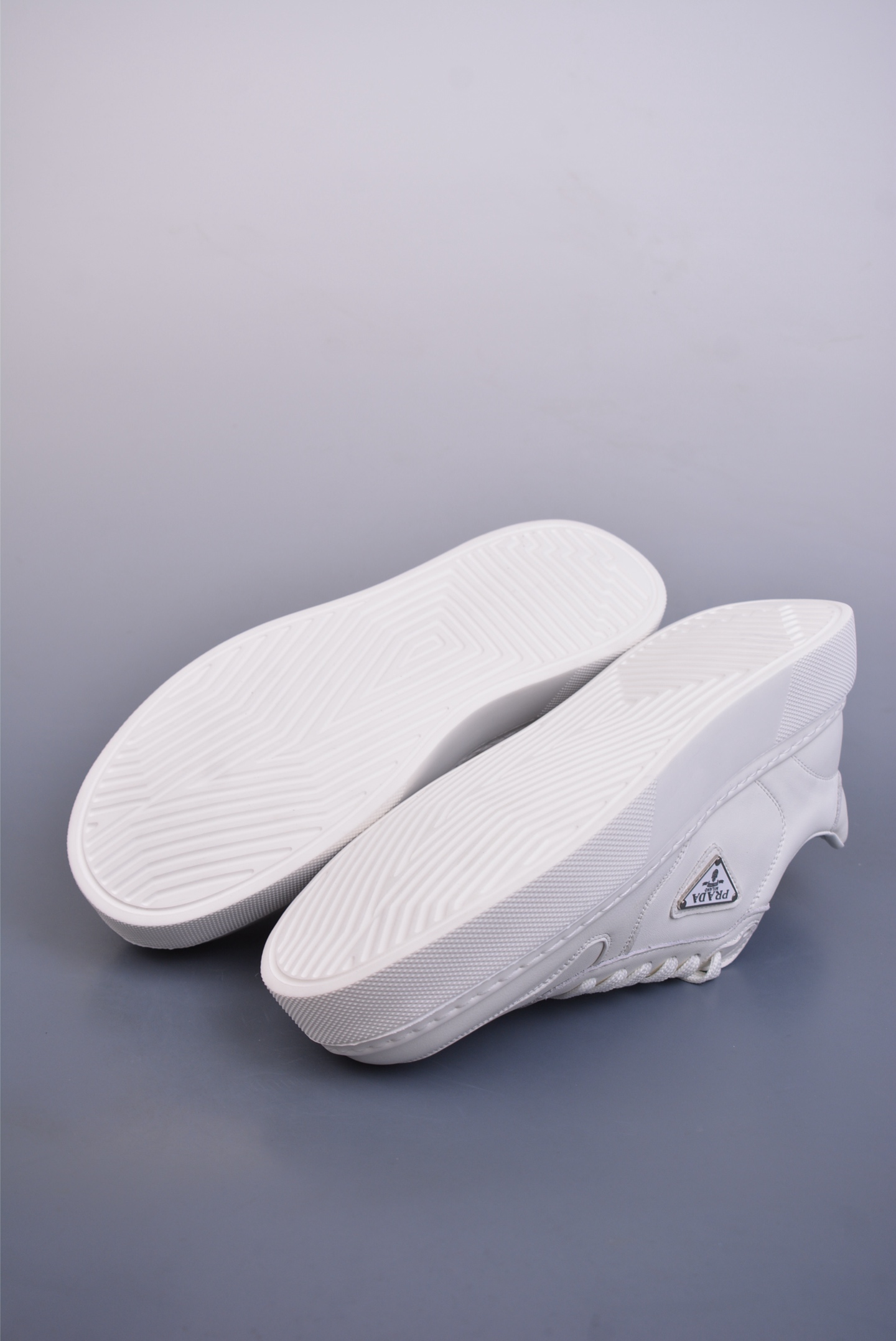 Prada PRAX 01 Triangle Logo Leather Sneakers Triangle Series Sports Shoes White 3D968M