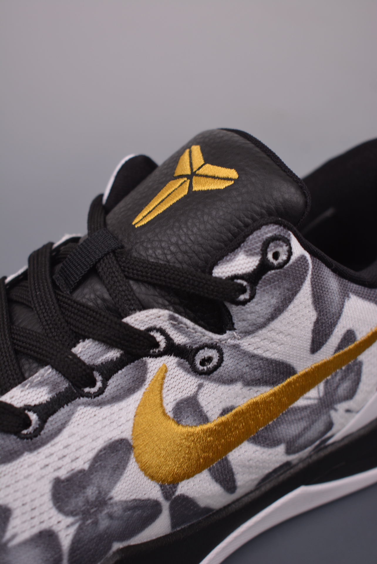 NIKE KOBE 8 SYSTEM Black Mamba Snake FV6325-100