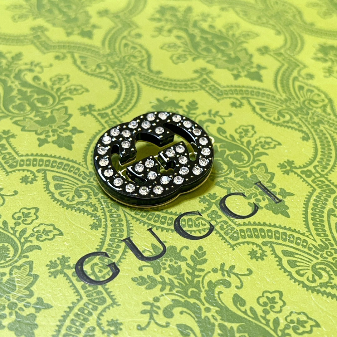 GUCCi acrylic letter hairpin