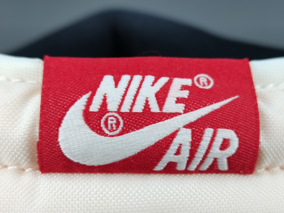 Nike Air Jordan 1 Retro High OGChicago Reimagined DZ5485-612