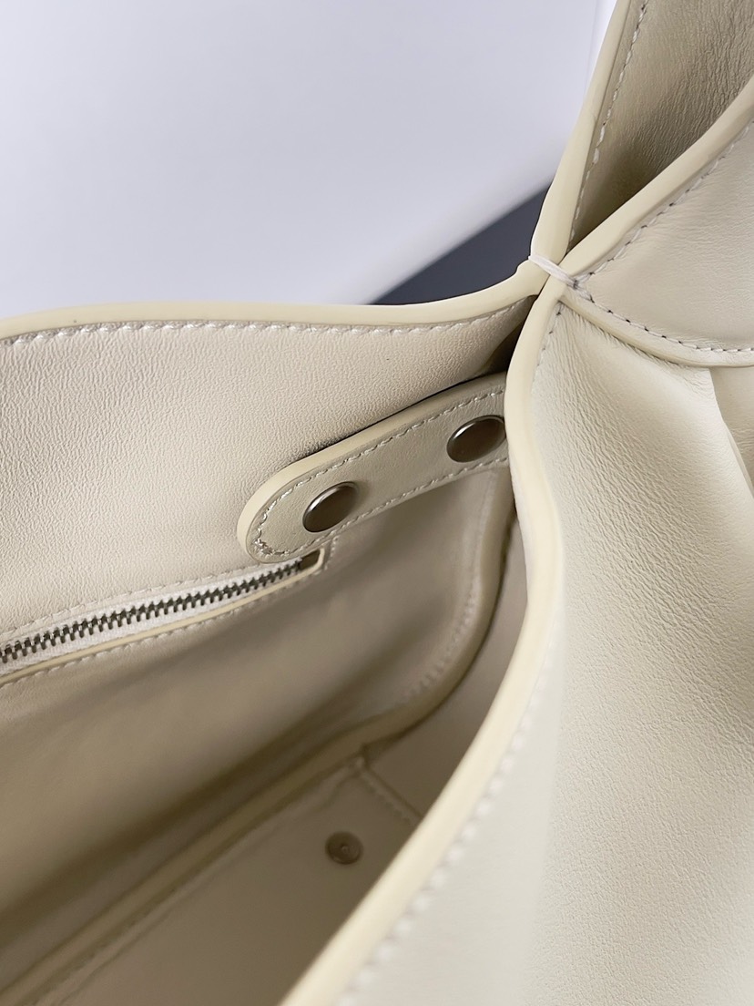 Balenciaga Bel Air shoulder bag