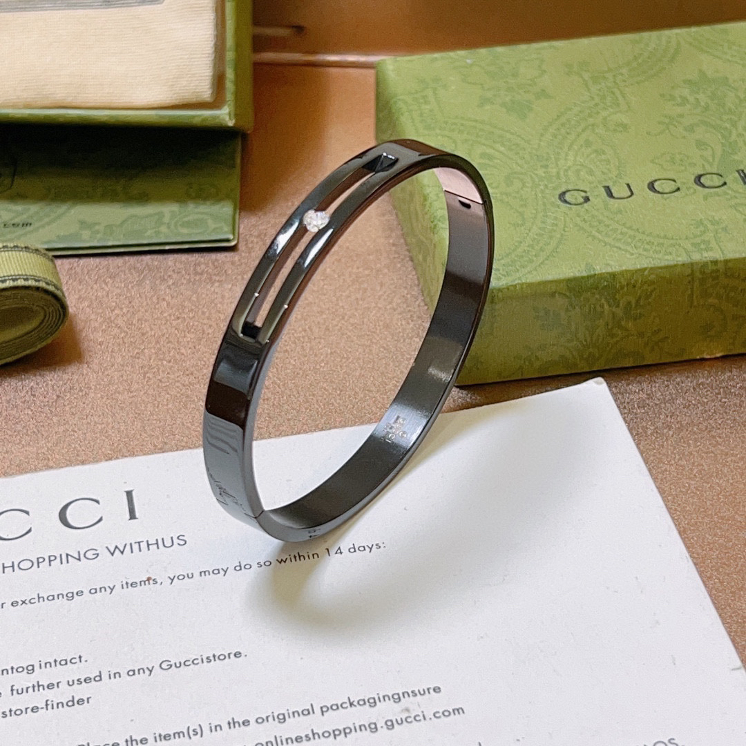 Gucci hollow diamond black bracelet