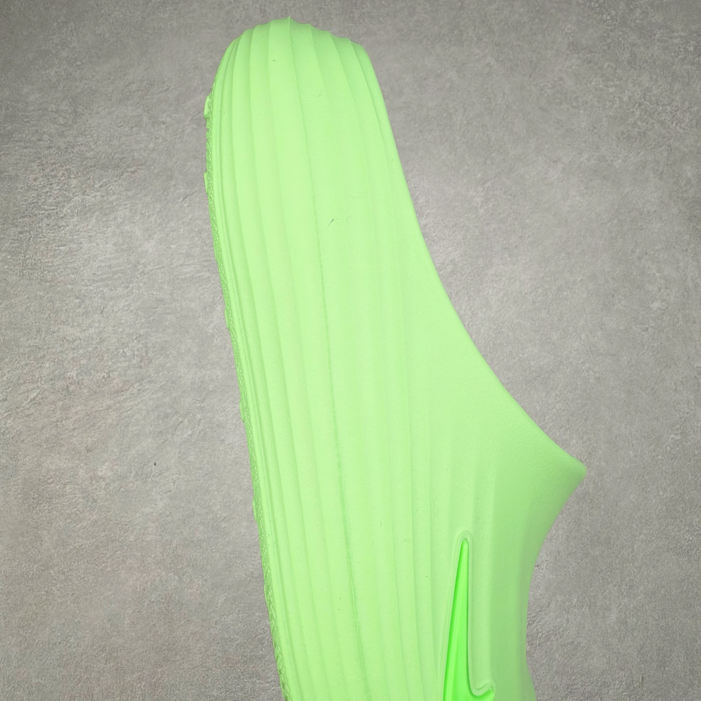 Nike ReactX Rejuven8 Simple, Comfortable and Versatile Slippers