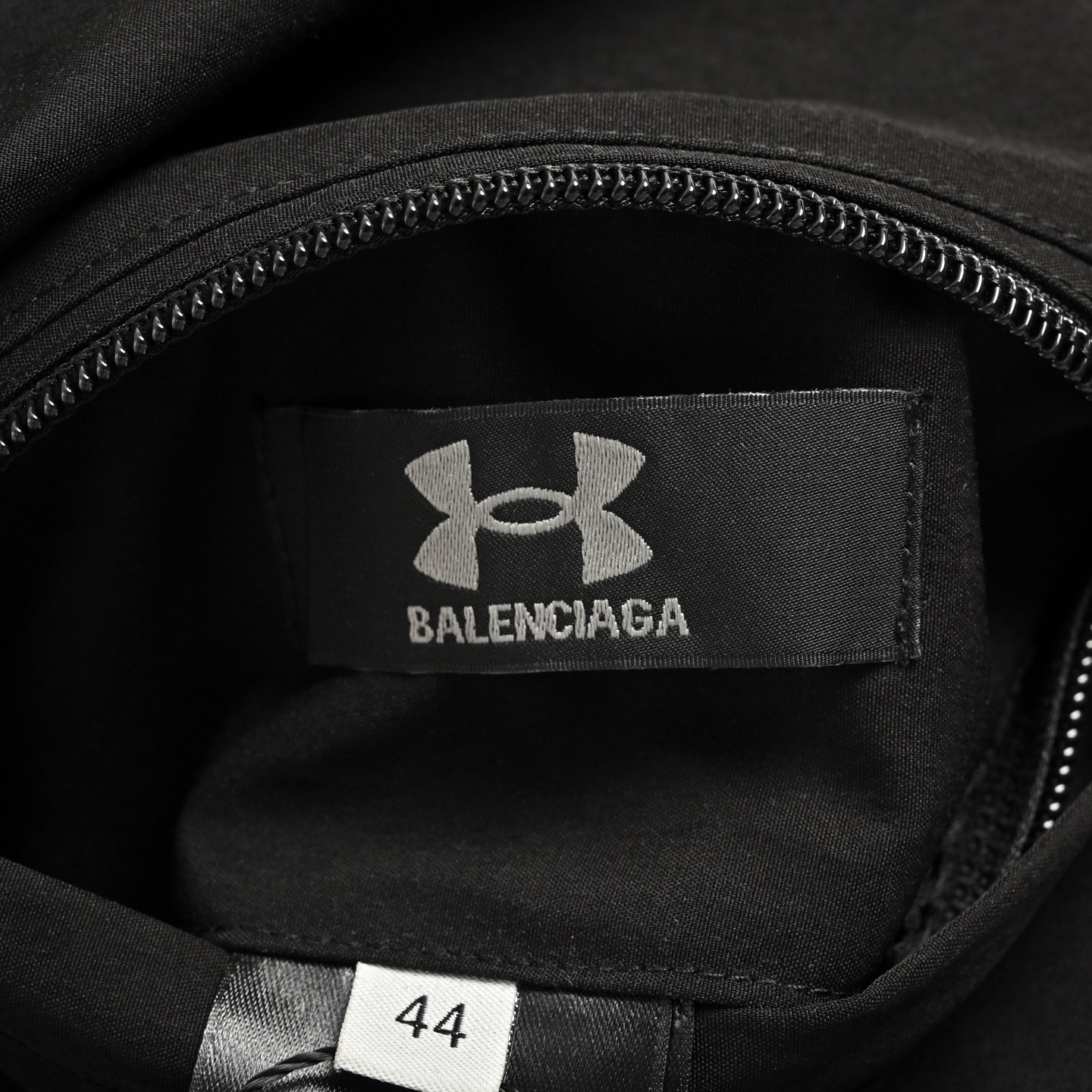 Balenciaga 25ss Under Armour co-branded letter belt reversible trousers