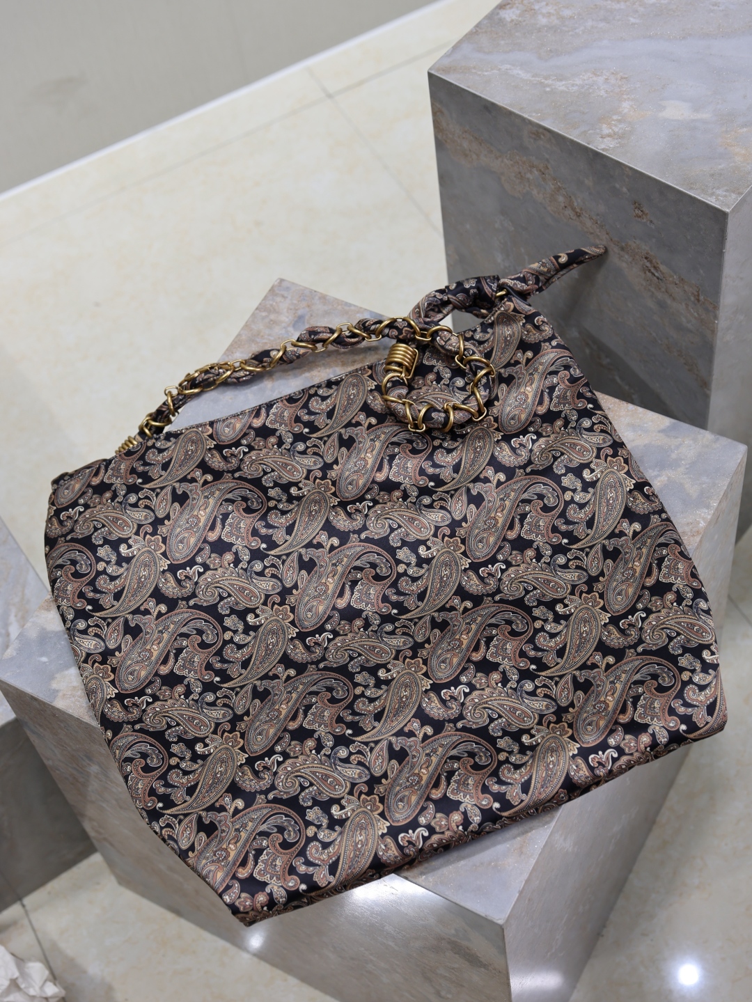 Yves Saint Laurent AMALIA·Jacquard Handbag 834750