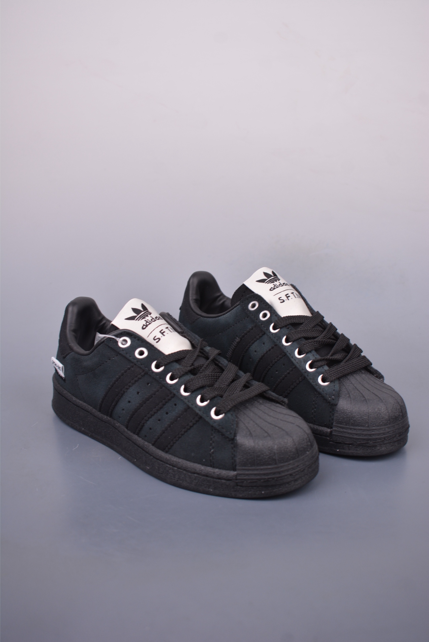 SONG FOR THE MUTE x adidas originals Superstar82 sneakers Black JP7676