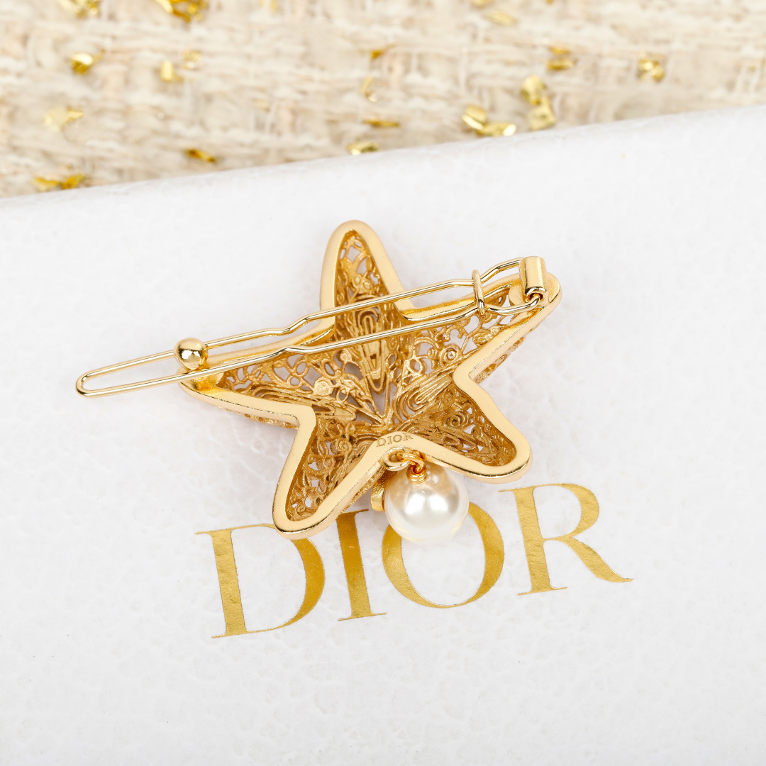 Dior Starfish CD Pearl Hairpin