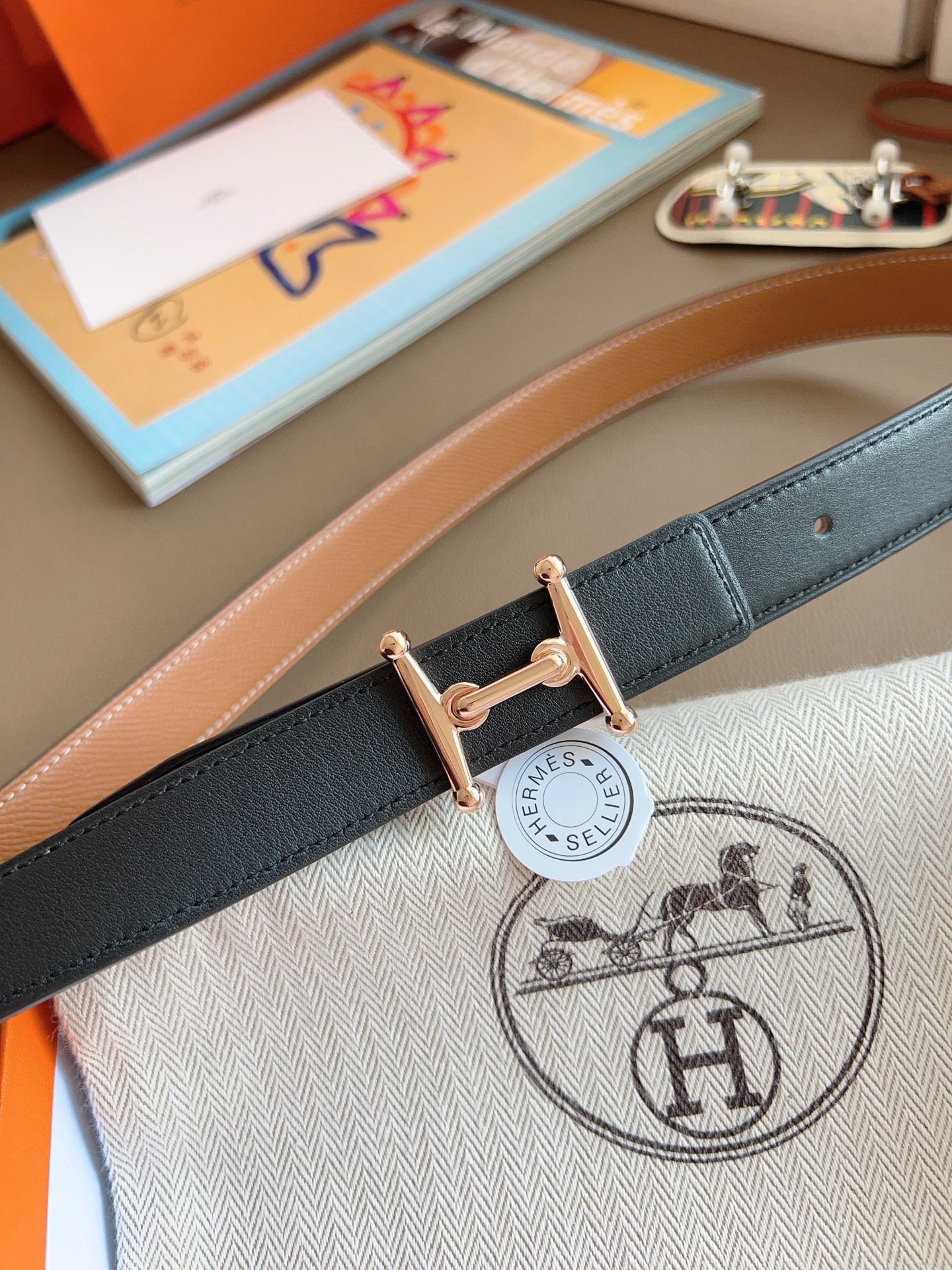 Hermès 2025 New Women's Double-Sided Belt 2.4cm Width