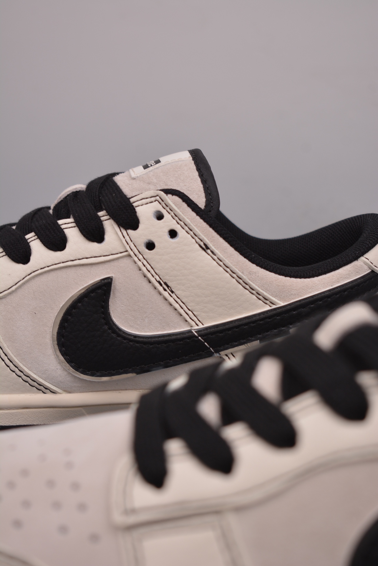 Supreme x Nike By You SB Dunk Low Retro SP beige white black XX3168-302