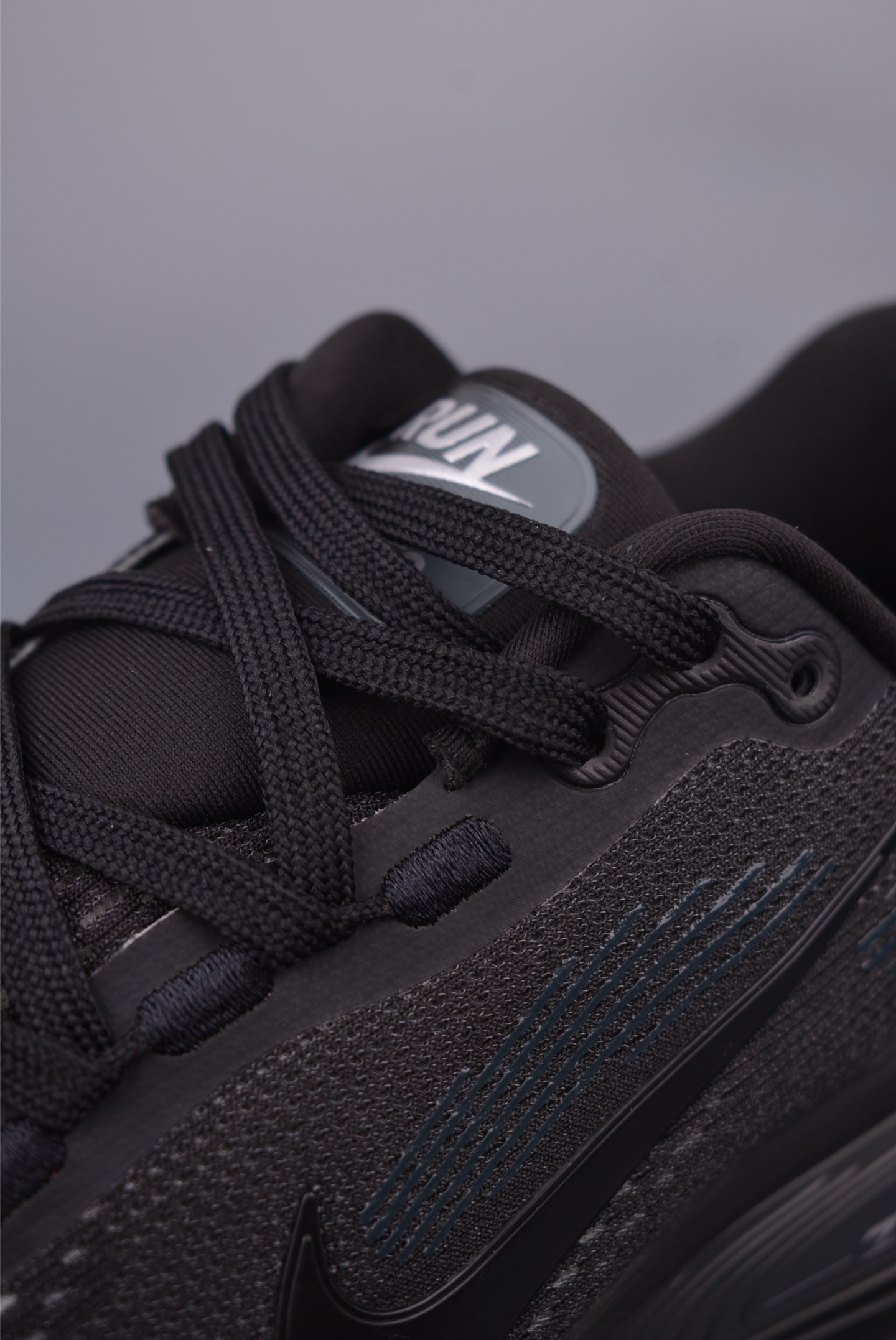 Nike Vomero 18 