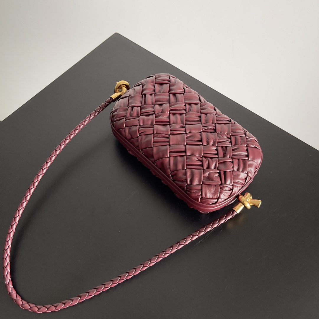 Bottega Veneta Knot woven evening bag 717623