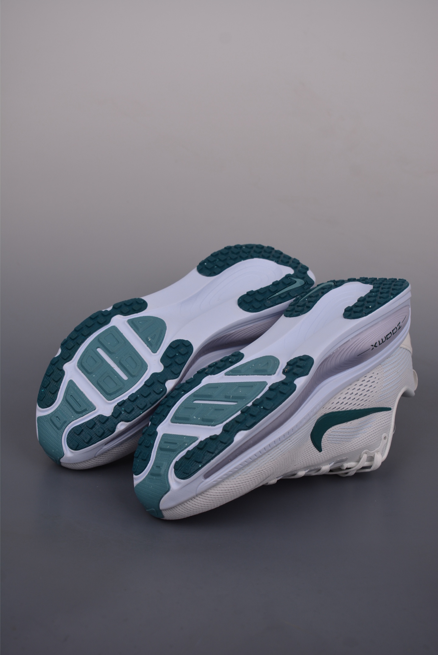 Nike Air Zoom Vomero 18 