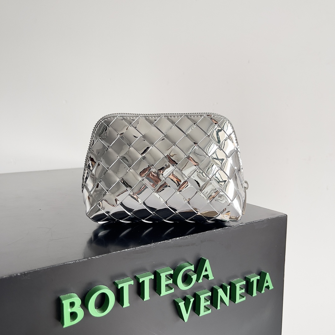 Bottega Veneta Women's Braided Cosmetic Bag 764044