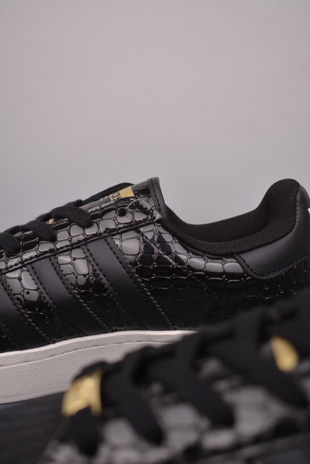 Adidas Originals Superstar XLG Snake Pattern Black Beige White IE5195