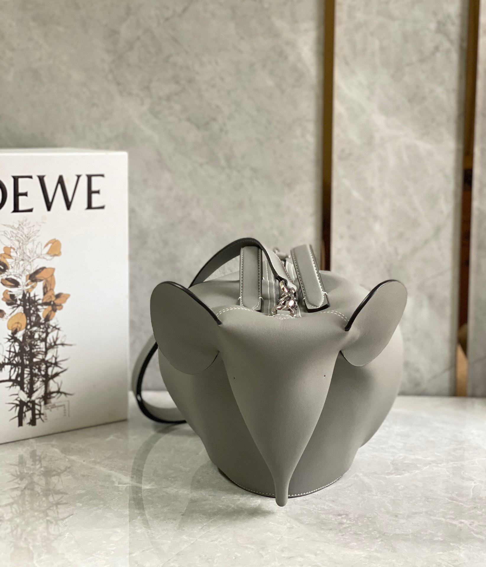 Loewe Large Elephant Bag 0537