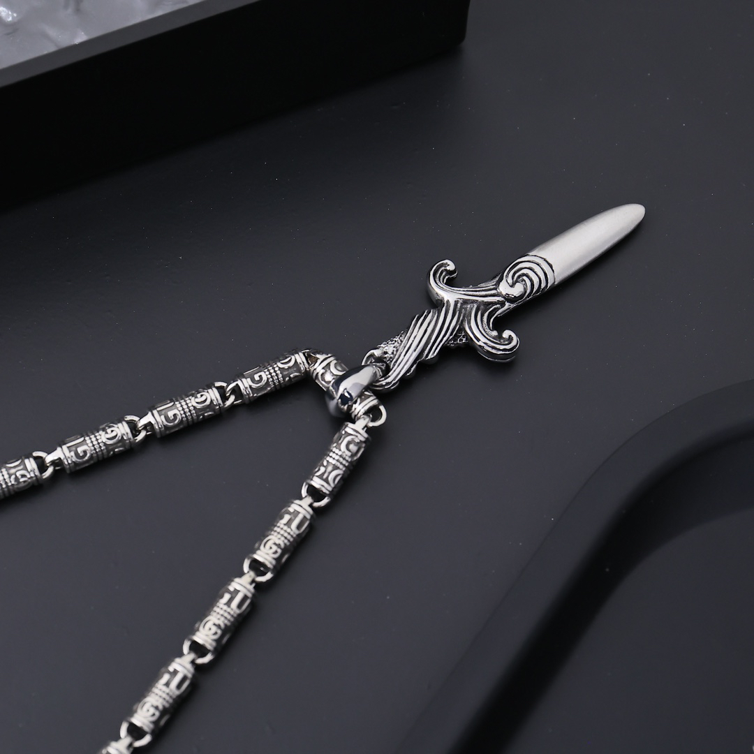 Gucci GG Sword Vintage Necklace