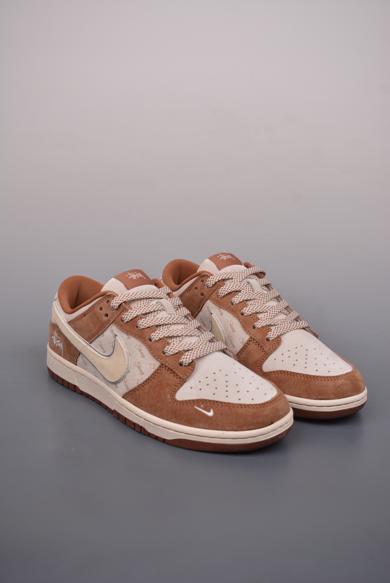 Stussy x Nike By You SB Dunk Low Retro SP Beige Brown Embroidery XX3168-601