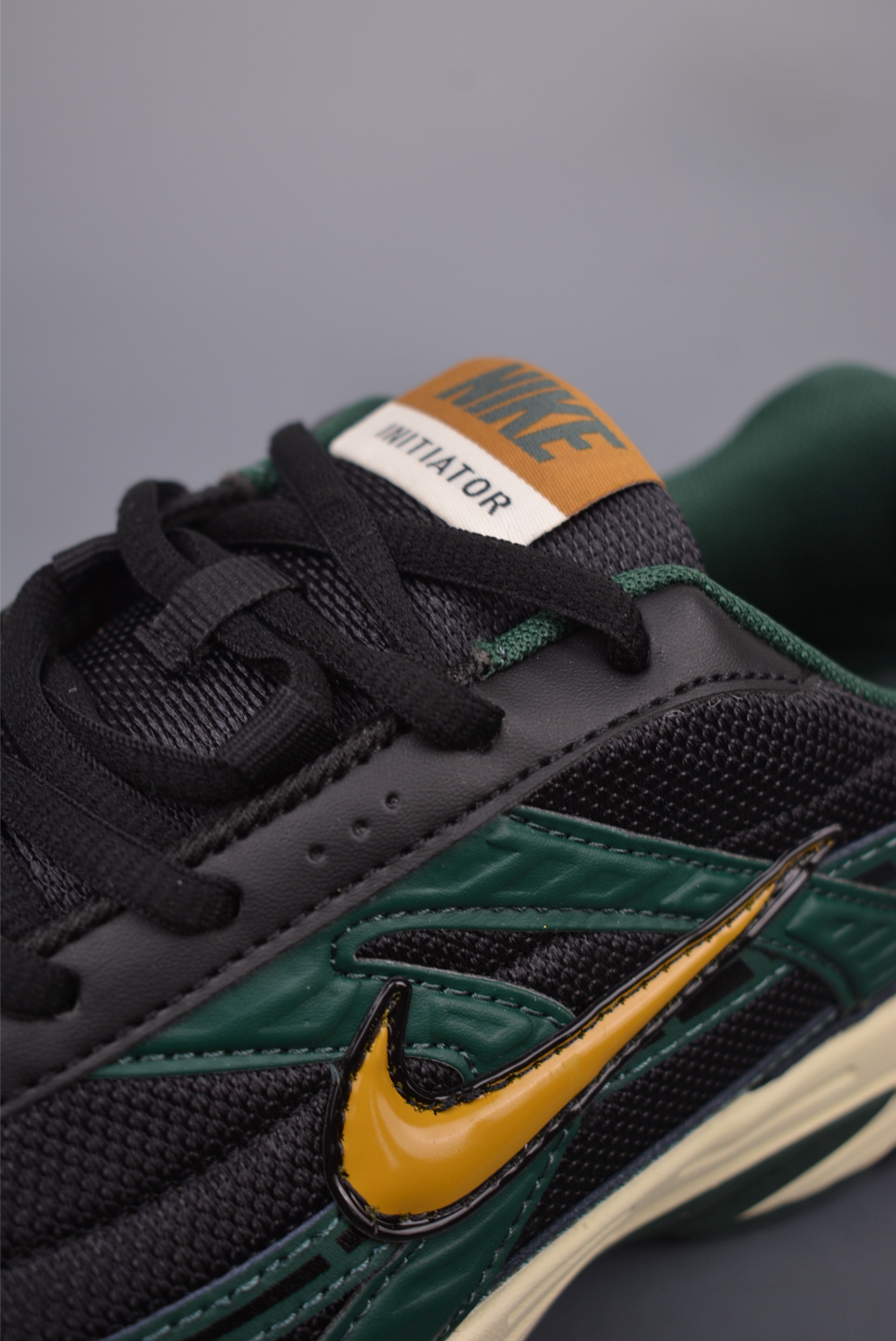 Nike Initiator Running black, green and yellow HQ3611-010