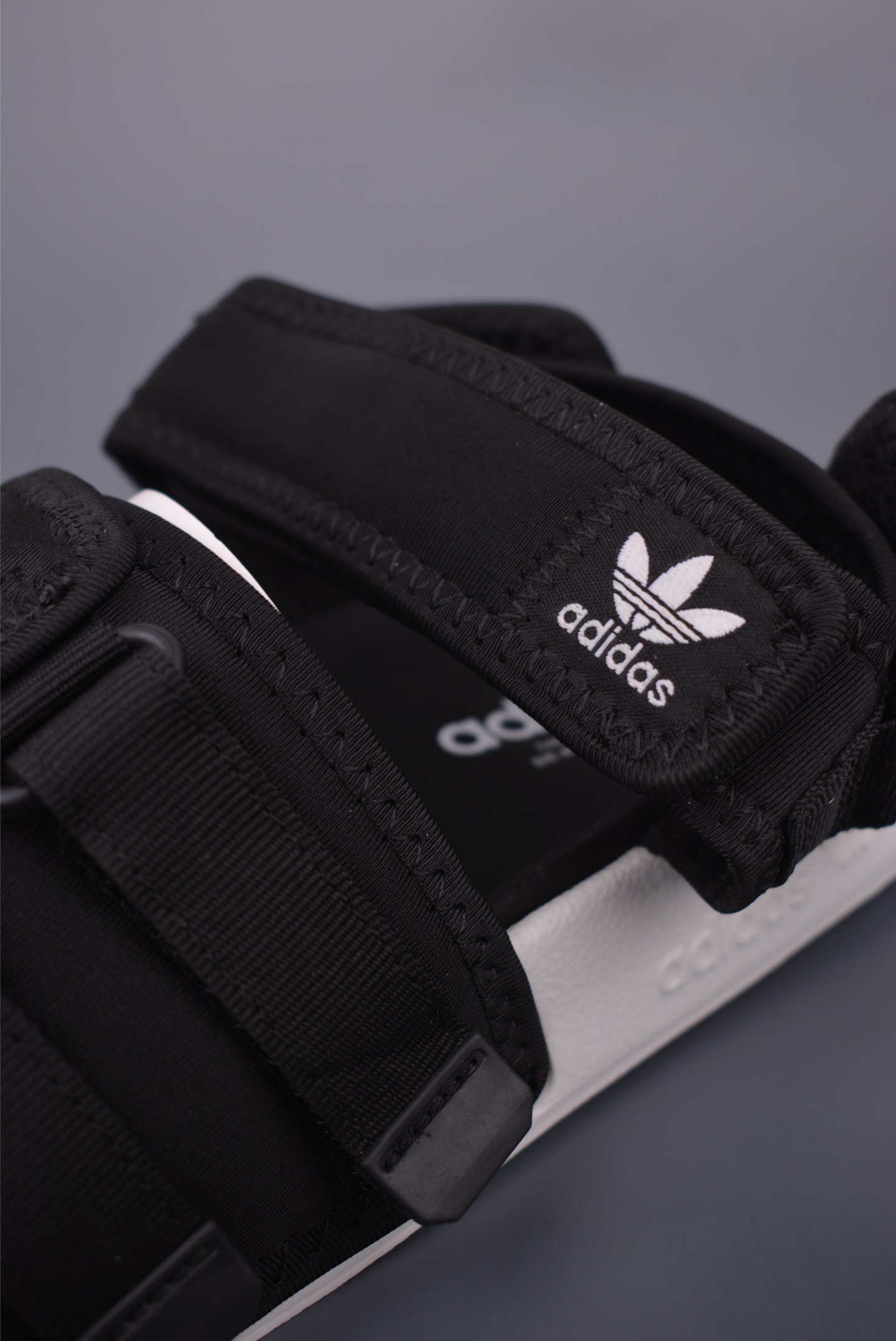 Adilette Sandal 4.0 HP3096
