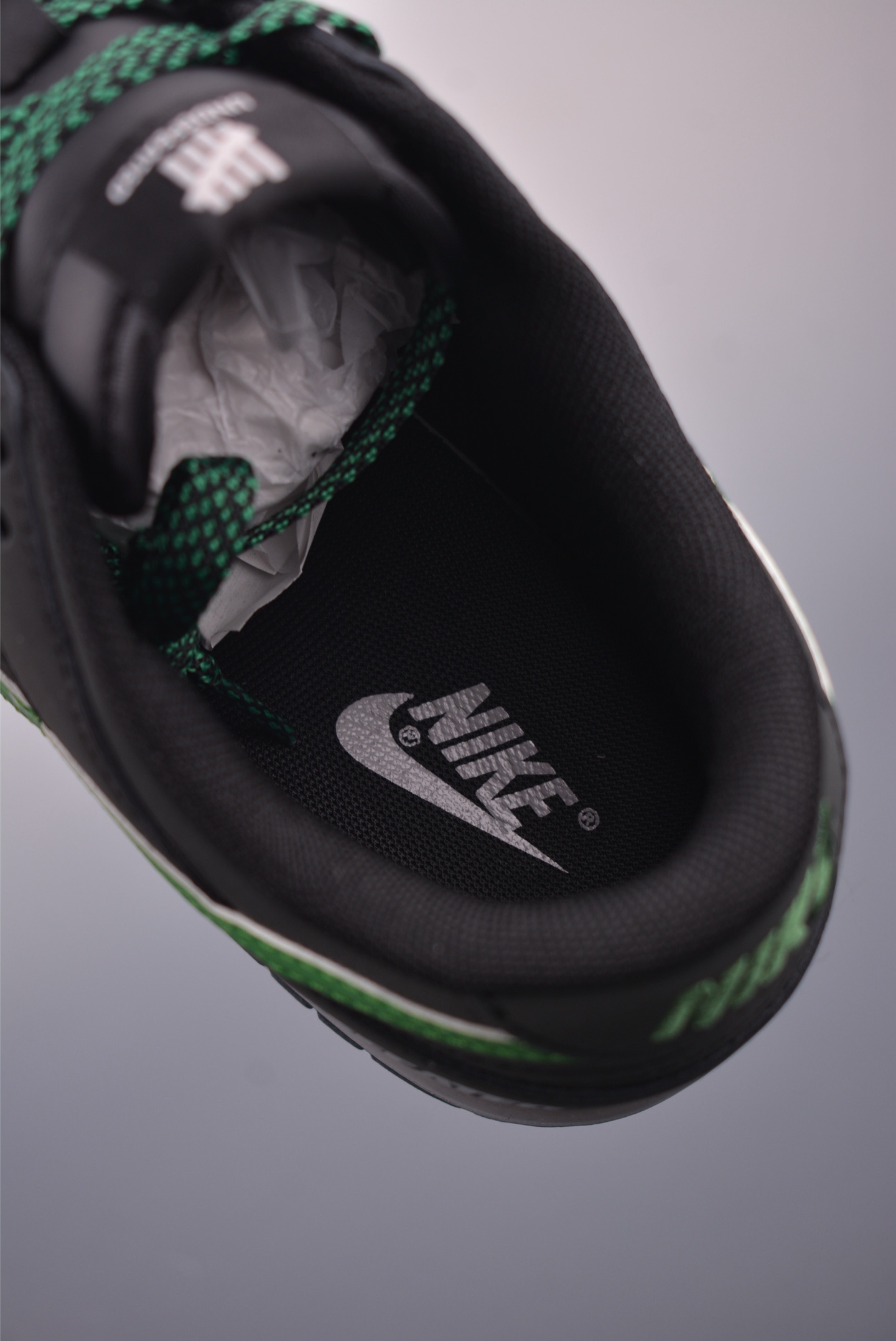 UN x Nike SB Dunk Low 