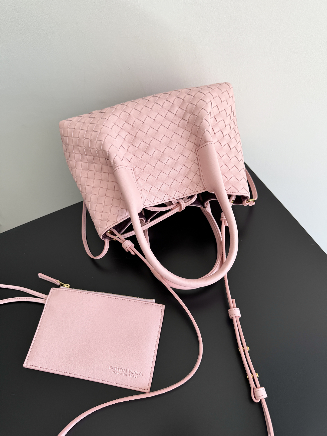 BOTTEGA VENETA 2025 PINACOTECA Small Bag 819004