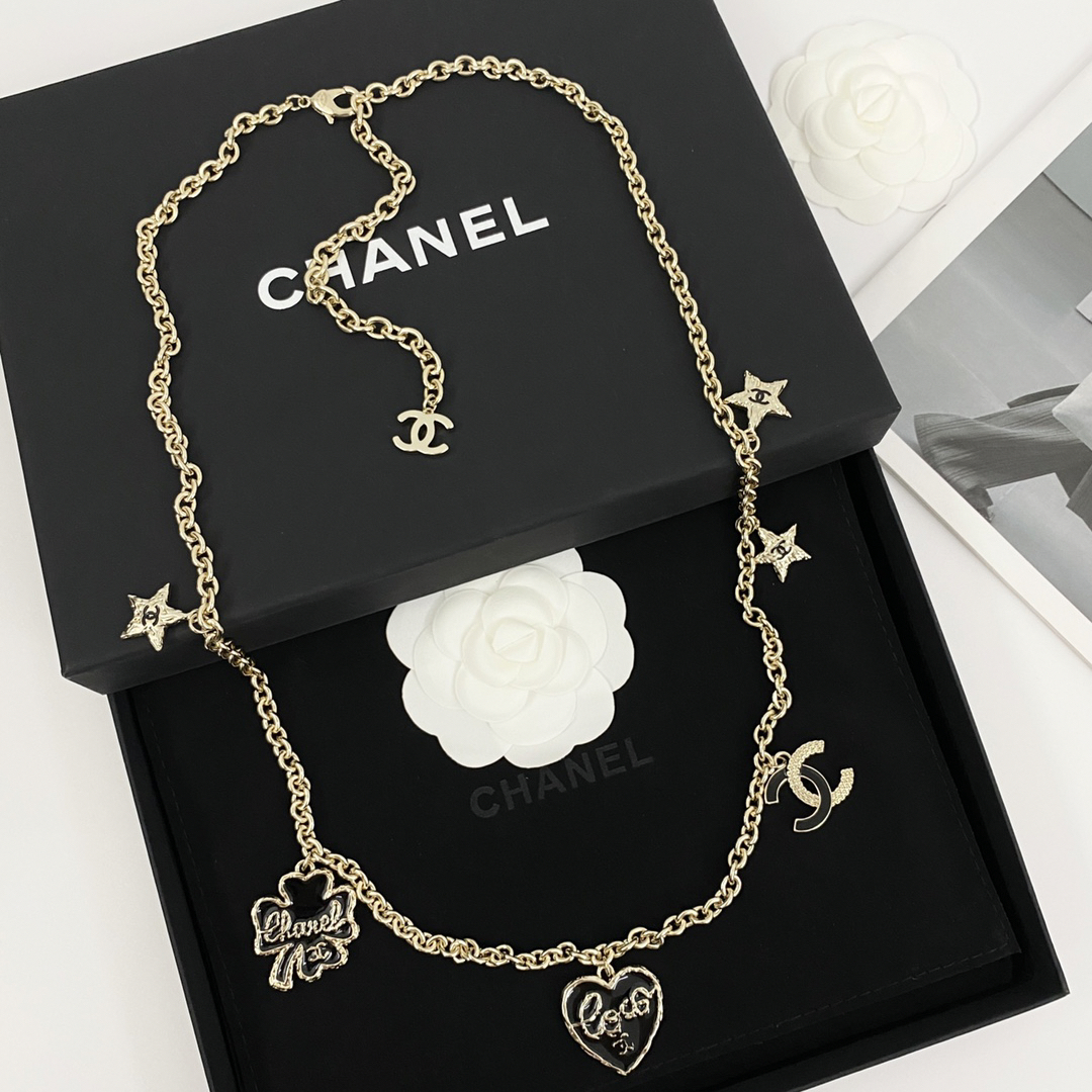 CHAN 24 Enamel Four-Leaf Clover Heart Multi-Element Long Necklace