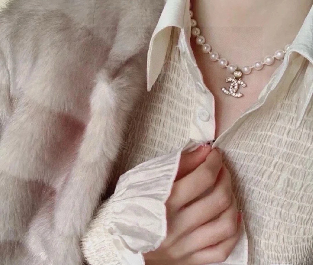 Chanel new pearl necklace