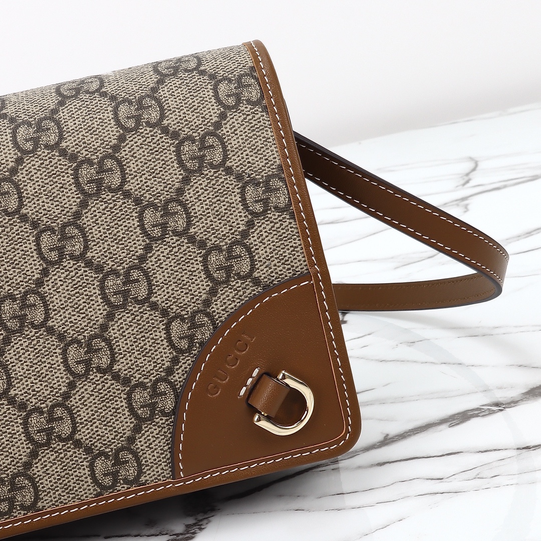 Gucci GG Emblem leather shoulder strap wallet 820688 FAD6L 9758