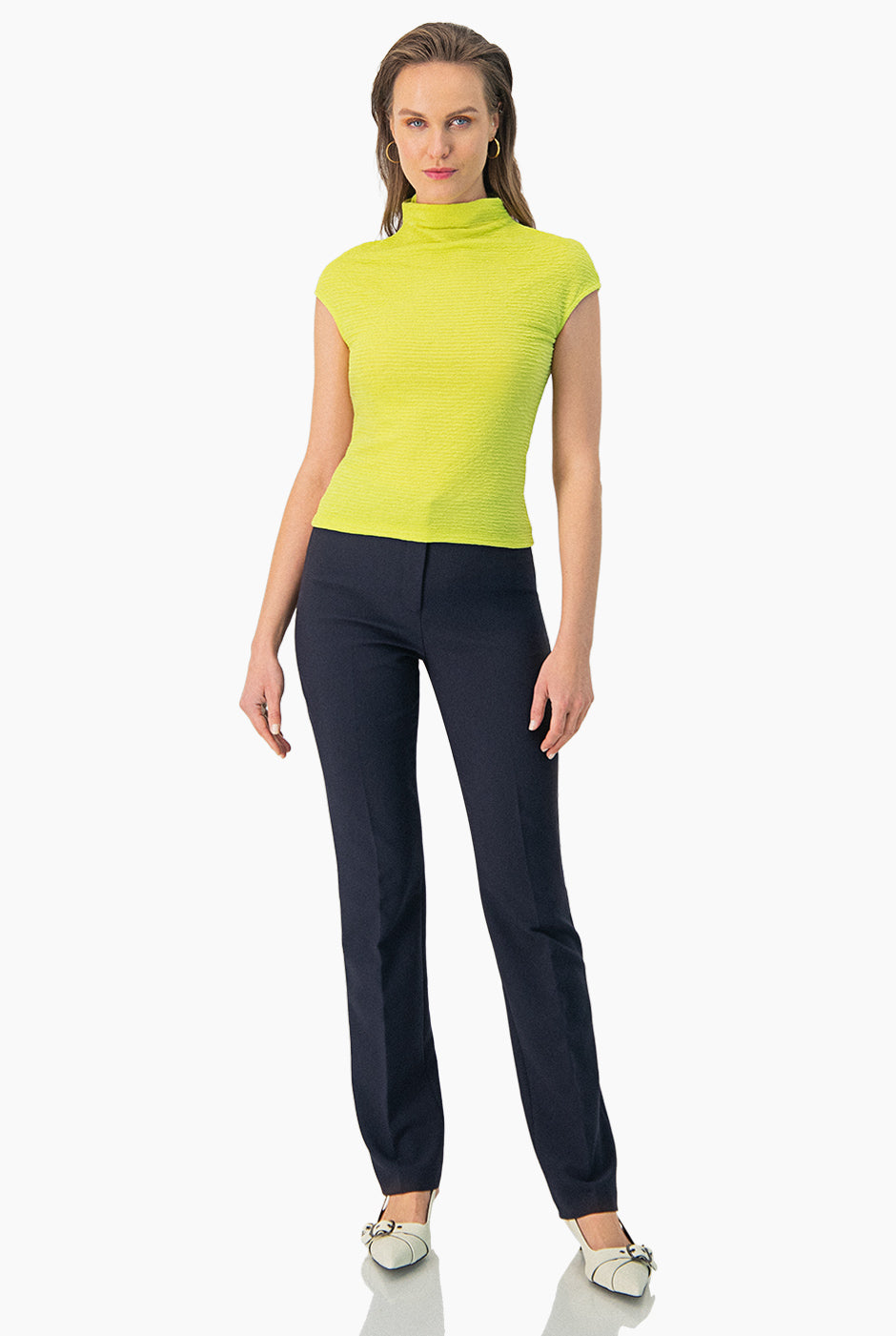 Blusa recta verde de cuello alto