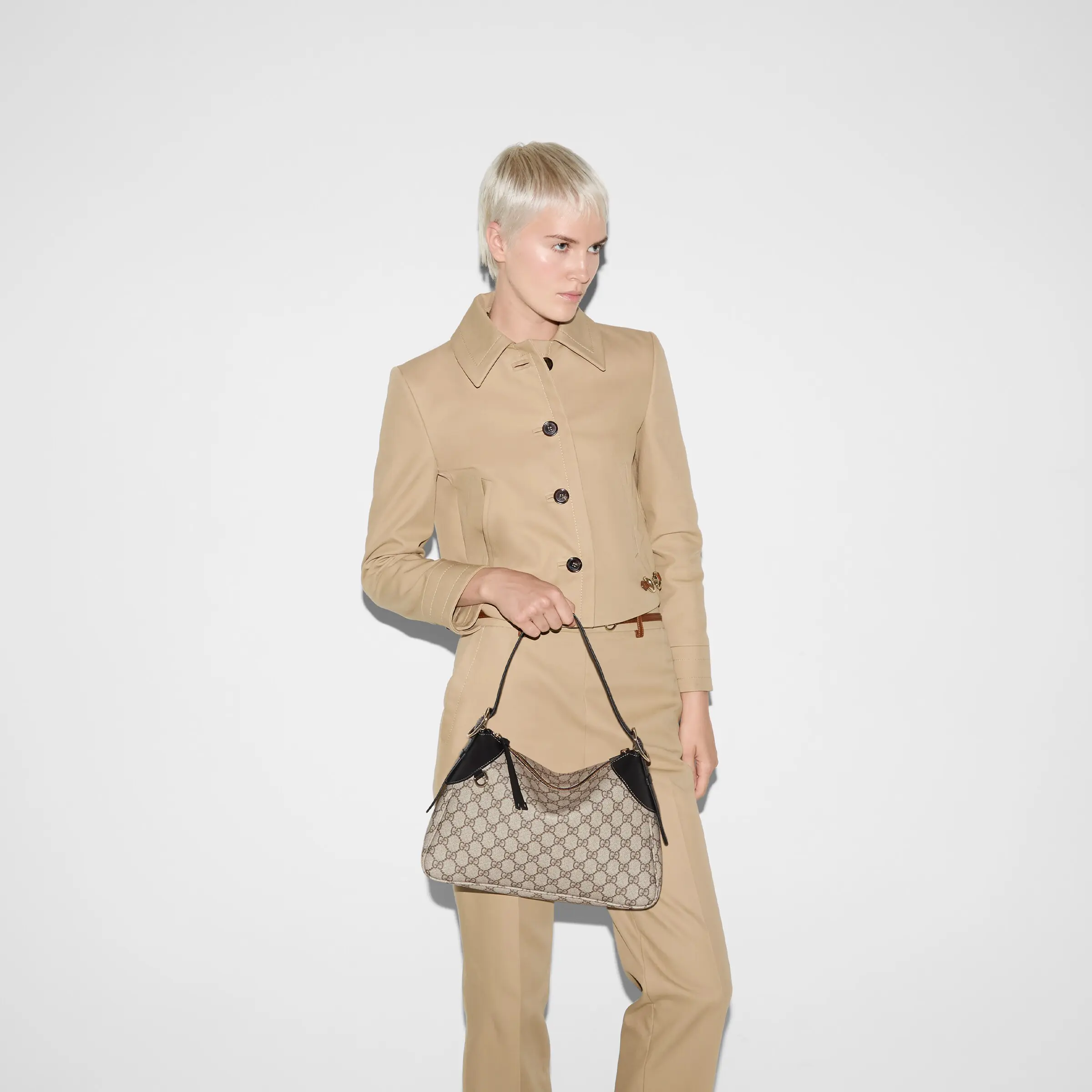 Gucci GG Emblem Medium Shoulder Bag815216 FAD6L 9741