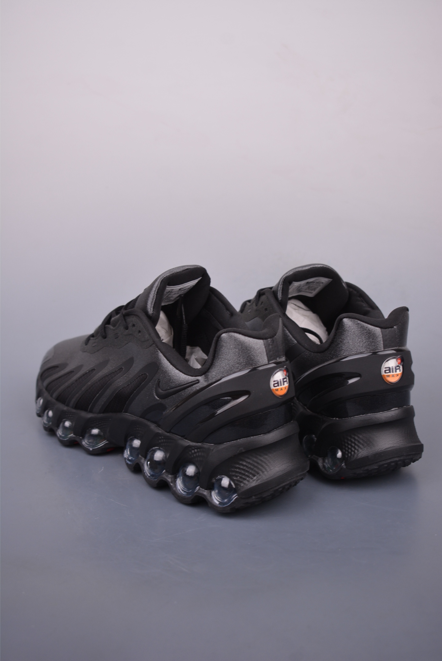 Nike Air Max DN8 running shoes Black Grey Metallic HF5509-002