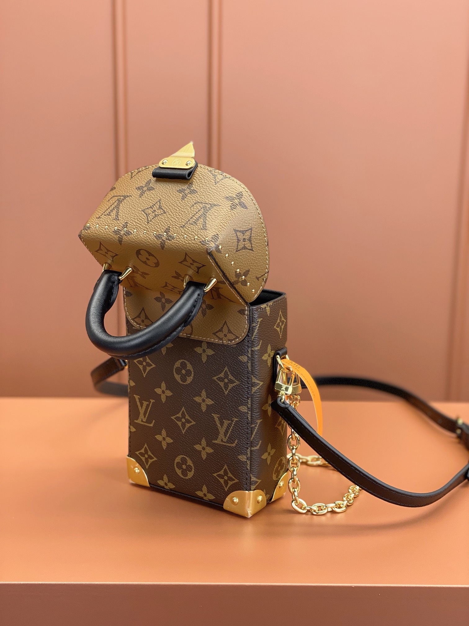 Louis Vuitton CAMERA BOX Handbag M82465